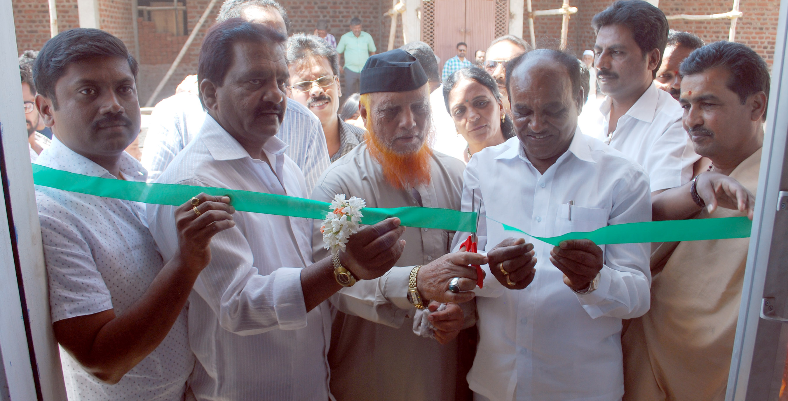 ಚಾಮರಾಜನಗರ: ಶುದ್ದ ನೀರಿನ ಘಟಕಕ್ಕೆ ಶಾಸಕರಿಂದ ಚಾಲನೆ